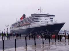 RMS Queen Mary 2 в Ливерпуле
(фото: Wikimedia Commons/John Bradley)