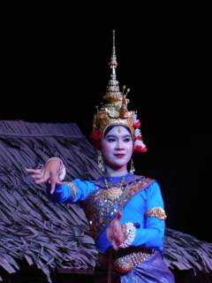 Танцовщица «танца Апсара» - корона
(фото: Татьяна Егорова)