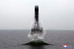 Подводный старт северокорейской баллистической ракеты с подводной лодки (Фото из официальных СМИ КНДР)