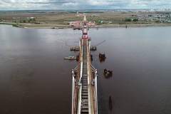 Компания Руслана Байсарова строит первый автодорожный трансграничный мост через Амур (Источник: Юрий Смитюк, ТАСС)
