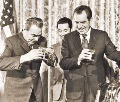 Встречаясь с Брежневым, президент США Ричард Никсон знал, насколько экономика СССР зависит от продажи нефти
