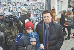 В 2002 году Иосиф Кобзон добровольно сдался
террористам, чтобы спасти заложников на Дубровке.
фото: Дмитрий Серебряков/ТАСС