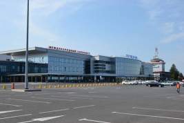 Аэропорт Рощино в Тюмени первым в России ограничил выезд мужчин из страны