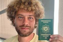 Блогер Илья Варламов назвал шуткой получение гражданства Туркменистана