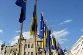 Bloomberg: ЕК в октябре может начать переговоры о вступлении Украины в ЕС