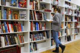 Число книжных магазинов в России за четыре года сократилось на треть