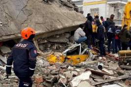 Число жертв землетрясения в Турции превысило 21 тысячу человек