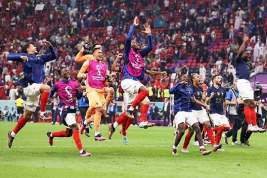 Франция вышла в полуфинал ЧМ-2022: после поражения Марокко фанаты устроили массовые беспорядки в Европе