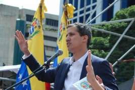 Гуаидо лишили депутатской неприкосновенности