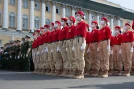 Кадеты столицы прошли сегодня в парадном строю по Красной площади