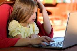 Министр образования Сергей Кравцов заявил, что детям до 15 лет не стоит пользоваться интернетом и соцсетями