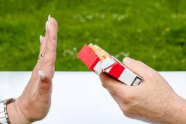 Минздрав счёл пассивное курение опаснее гаджетов