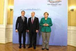 Немцы считают Меркель, Путина и Макрона главными политиками 2020 года