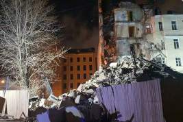 Обрушившийся дом в центре Санкт-Петербурга расселили в последний момент