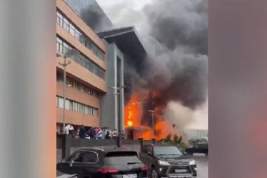 Очевидец рассказал о первых минутах крупного пожара в московском бизнес-центре