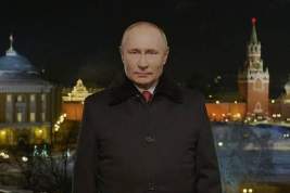 Песков высмеял слухи о бронежилете на Путине во время новогоднего обращения