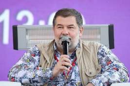 Писатель Сергей Лукьяненко поддержал решение президента участвовать в выборах