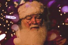 Позором назвали рекламный ролик с заразившимся коронавирусом Санта-Клаусом