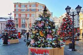 Праздничный декор – столицу начали украшать к Новому году