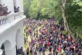 Протестующие обнаружили в захваченной резиденции президента Шри-Ланки миллионы рупий