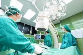 Против пластического хирурга и директора клиники на Кубани возбудили дело за вред здоровью пациентки