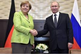 Путин обсудил с Меркель ситуацию в Белоруссии