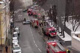 Резиденция посла Алжира загорелась в центре Москвы: пожар мог начаться из-за старой проводки