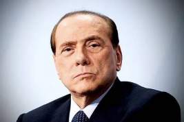 Родственники Берлускони решили выселить из его квартир участниц оргий на вилле политика