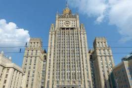 Россия закрывает генконсульства Латвии, Эстонии и Литвы в Санкт-Петербурге и Пскове