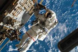 Шёпот и слухи: за скачанный реферат студентов будут исключать из вузов, космонавты возвратятся на Землю