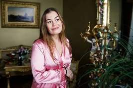 Собчак: Актриса Кристина Бабушкина объявлена в розыск после обнаружения в машине наркотиков