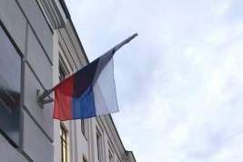 Сорвавшему флаг со стены россиянину дали четыре года колонии