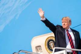 Трамп подписал указ о временной приостановке иммиграции в США