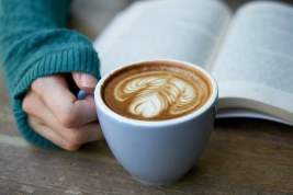 Учёные раскрыли опасность утреннего кофе