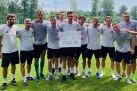 Украинские футболисты повторили антироссийскую акцию грузинских игроков