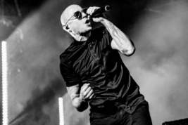 В интернете появилась запись шоу с участием Честера Беннингтона из Linkin Park, снятое за шесть дней до его смерти