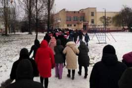 В Минске задержали Дедов Морозов в красно-белых «цветах оппозиции»