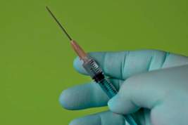 В Минздраве призвали не вовлекать политику в регуляторную оценку вакцин