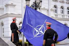 В НАТО призвали Россию к снижению «напряжённости» на границе с Украиной