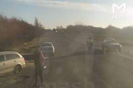 В Шахтерском районе ДНР столкнулись грузовик с военными и микроавтобус: погибли 16 человек