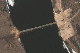 В США встревожились из-за построенного российскими военными понтонного моста через Припять