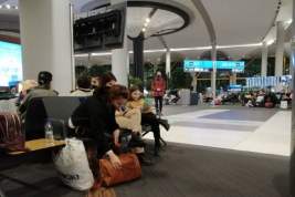 В Стамбуле из-за непогоды тысячи пассажиров застряли в аэропорту