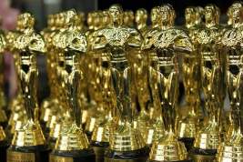 В этом году «Оскар» с голым Джоном Синой и хлопающей собакой посмотрело рекордное количество зрителей