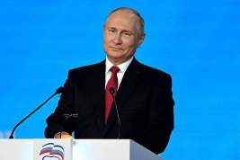 Владимир Путин присвоил пяти россиянам звания Героя Труда