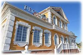 В клубном поселке Екатериновка Тверской области воссоздали Путевой дворец Петра I
