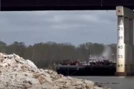 Второй за неделю мост в США пострадал из-за врезавшегося в него судна