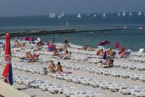 Этим летом до Чёрного моря добралось в десять раз меньше туристов