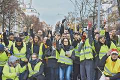 Массовые протесты против роста цен на топливо во Франции. фото: AbacaPress/ТАСС