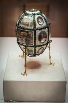 Яйцо  «Пятнадцатая годовщина царствования» (фото: Википедия / Derren Hodson)