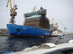 Строительство атомного ледокола Урал в Санкт-Петербурге
(фото: Андрей Максимов)